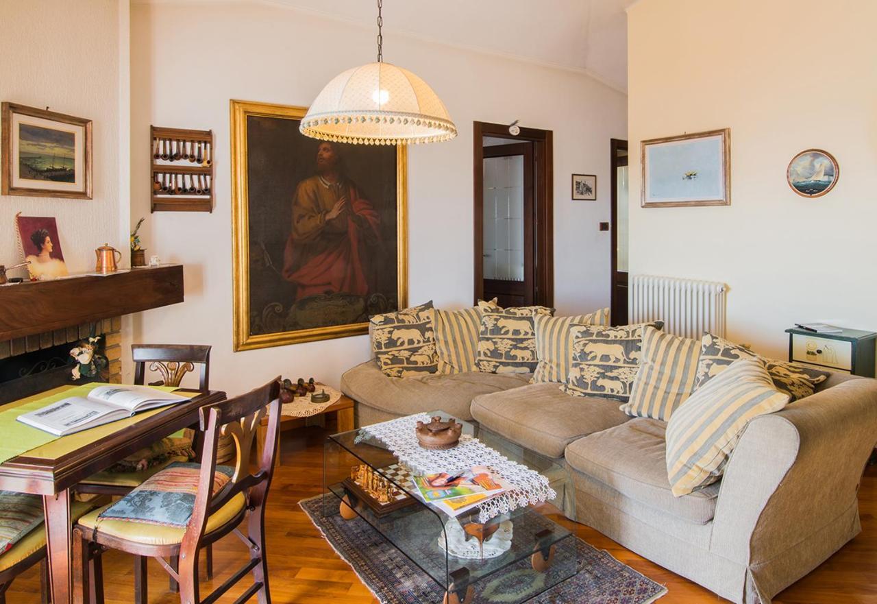 La Mansarda Delle Meraviglie B&B Superior Триест Екстериор снимка