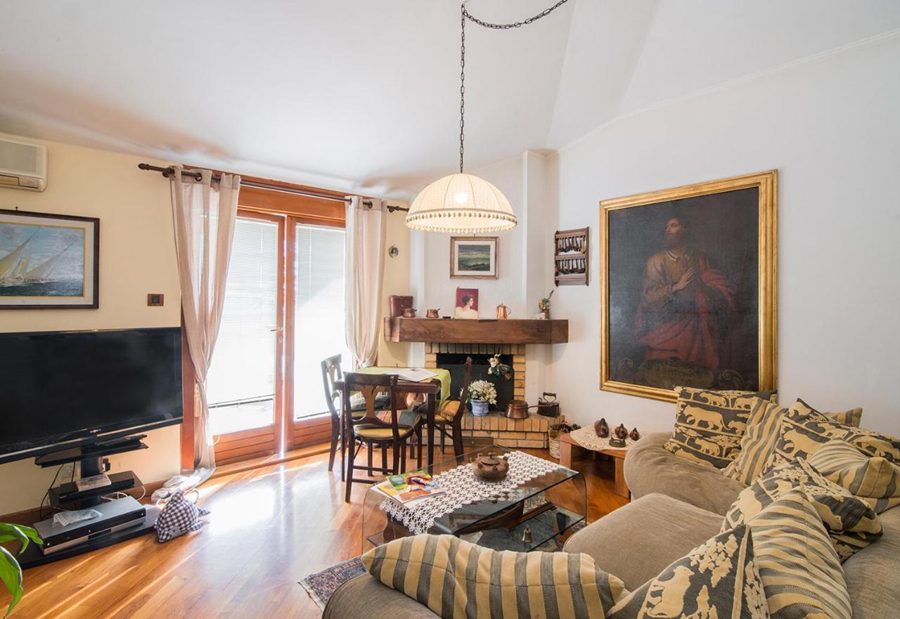 La Mansarda Delle Meraviglie B&B Superior Триест Екстериор снимка
