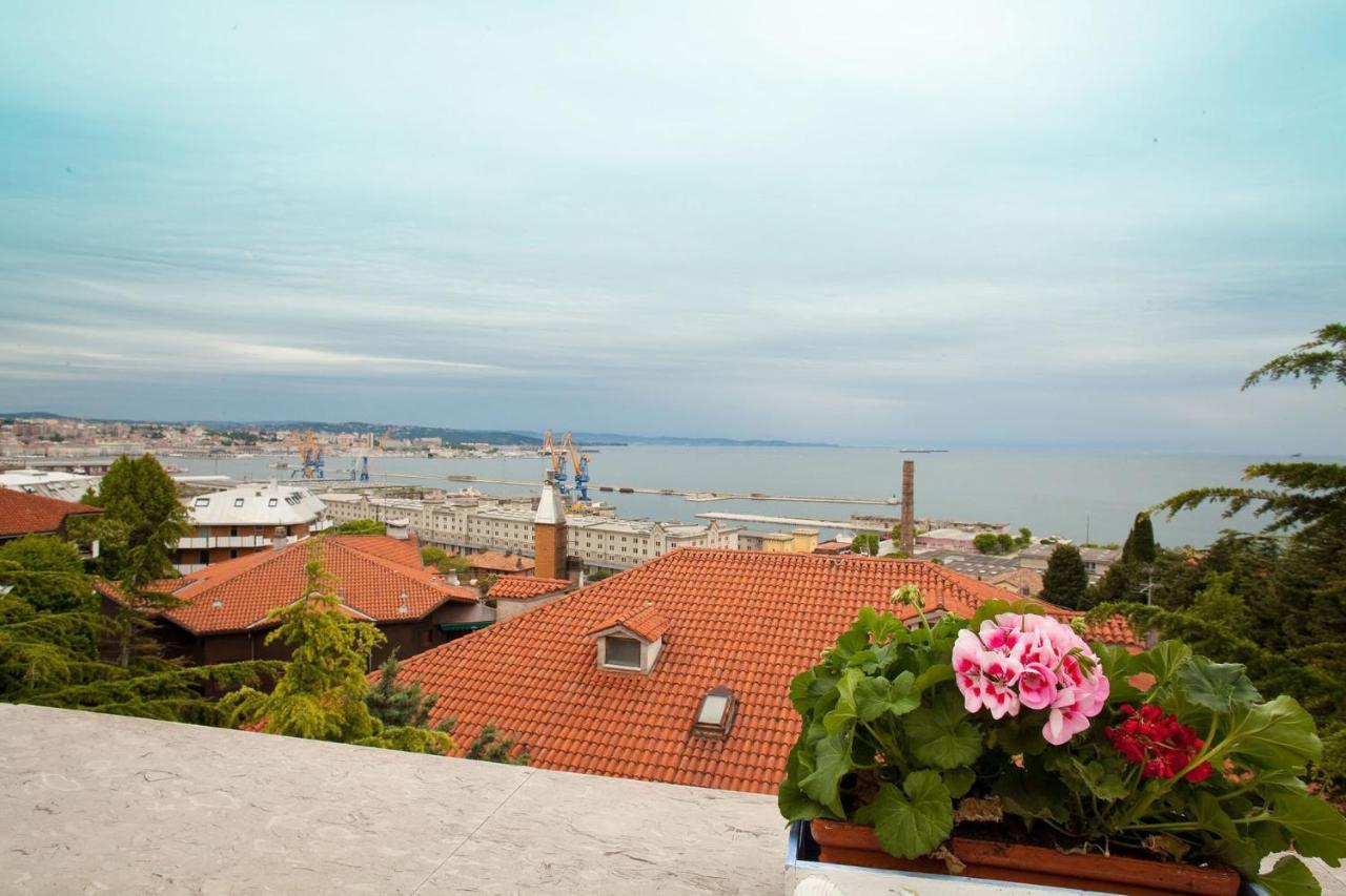 La Mansarda Delle Meraviglie B&B Superior Триест Екстериор снимка