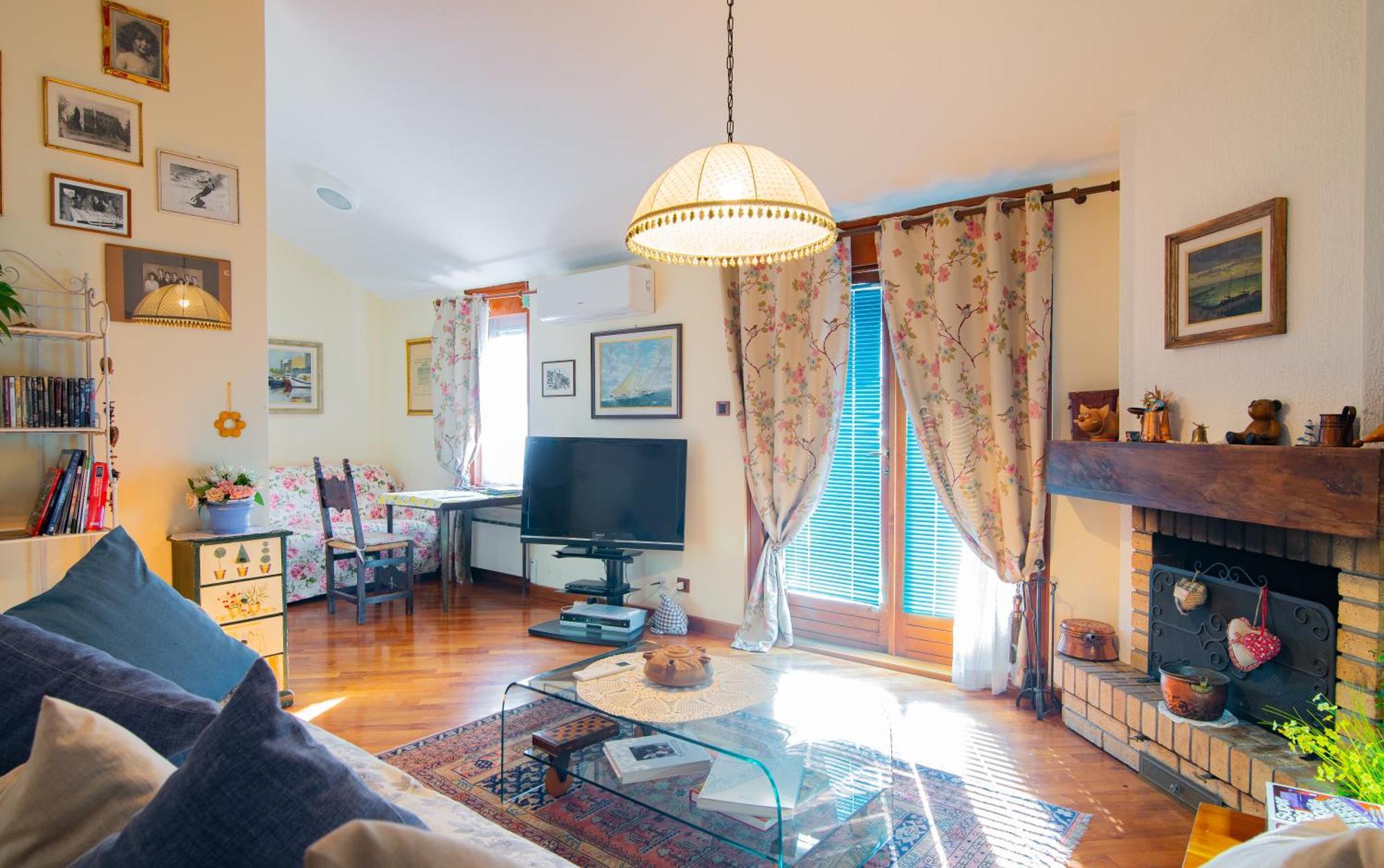 La Mansarda Delle Meraviglie B&B Superior Триест Екстериор снимка